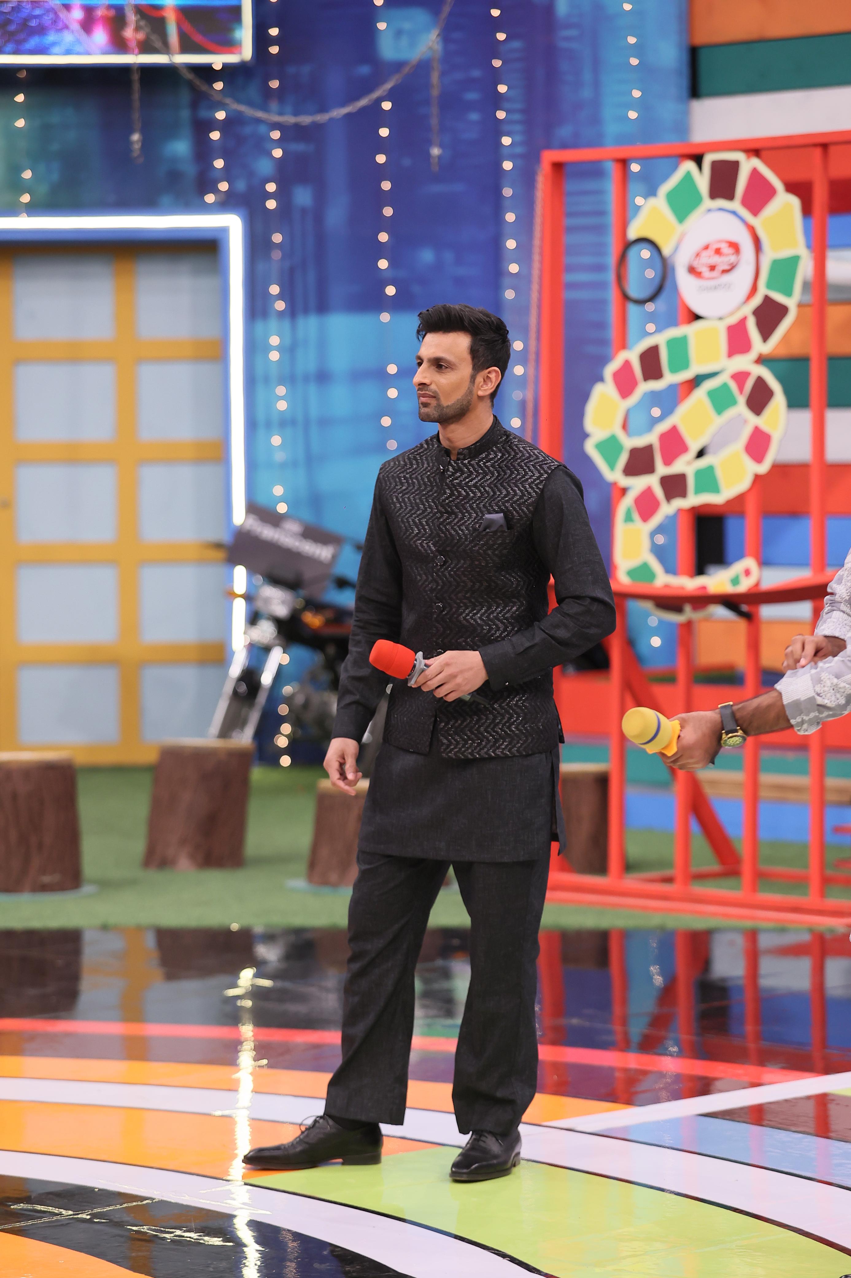 CHARCOAL AND BLACK MIXTURE WASIT COAT