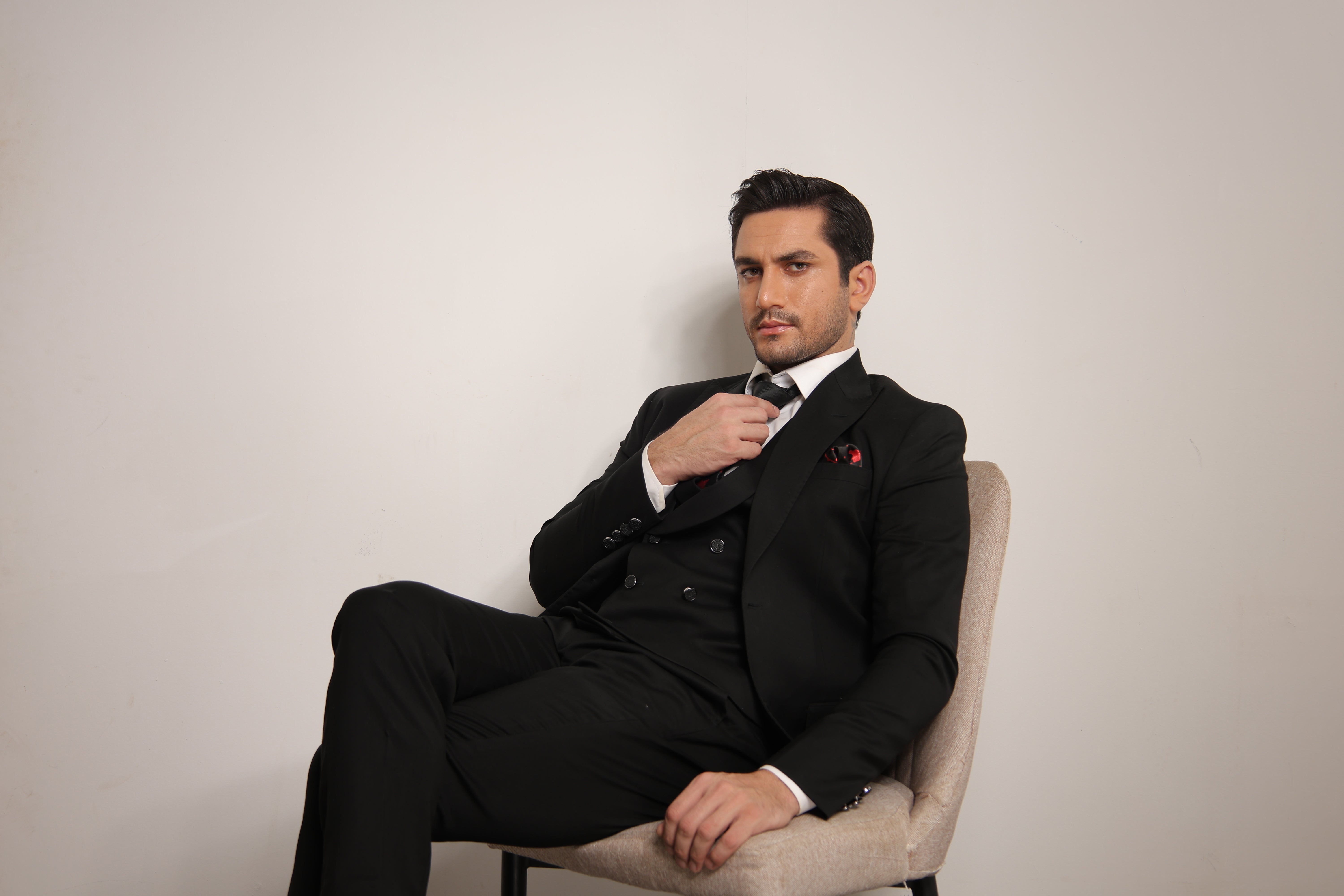 PREMIUM JET BLACK 3-PICES SUIT