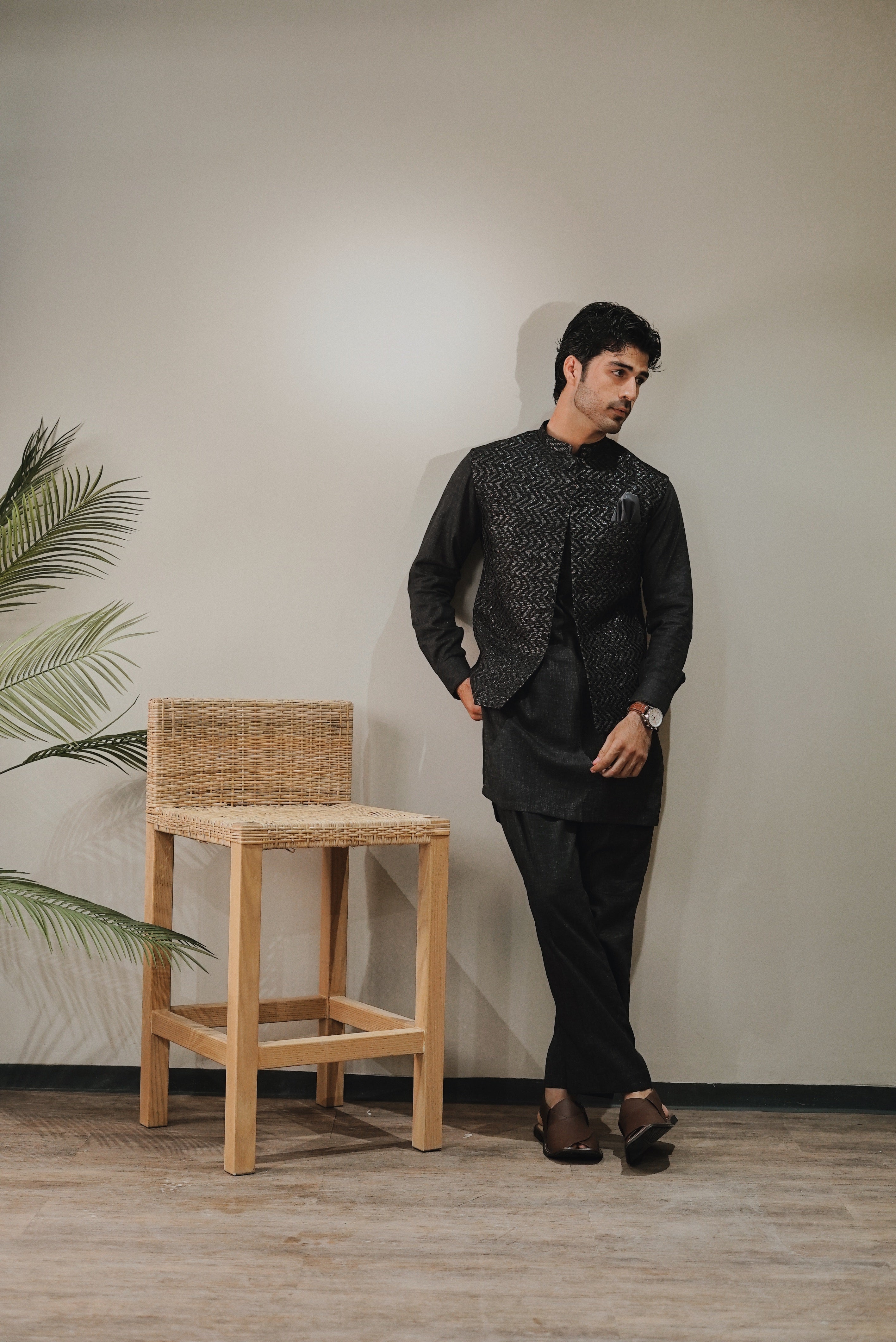 CHARCOAL AND BLACK MIXTURE WASIT COAT