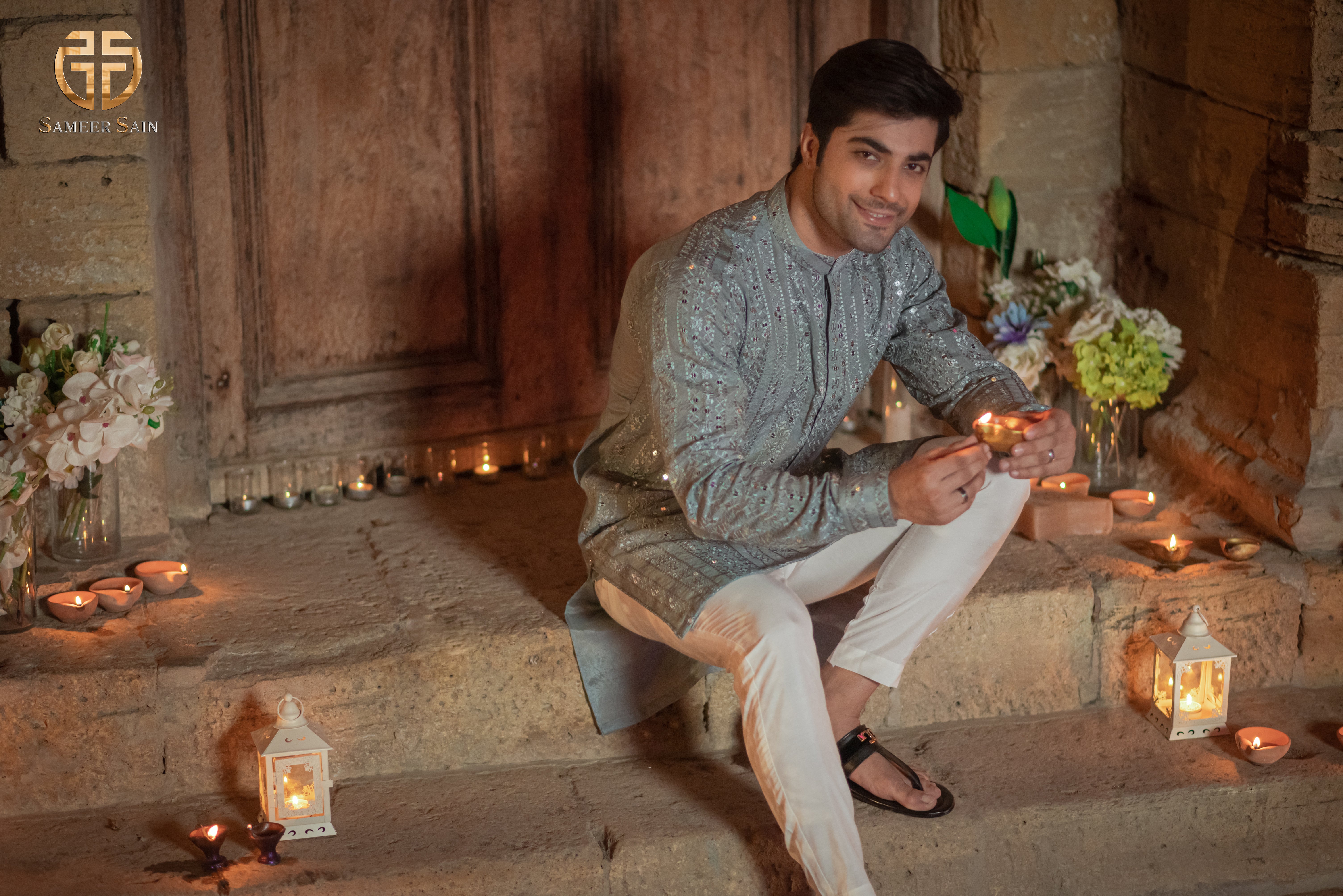 SKY BLUE BODERS KURTA AND TROUSER