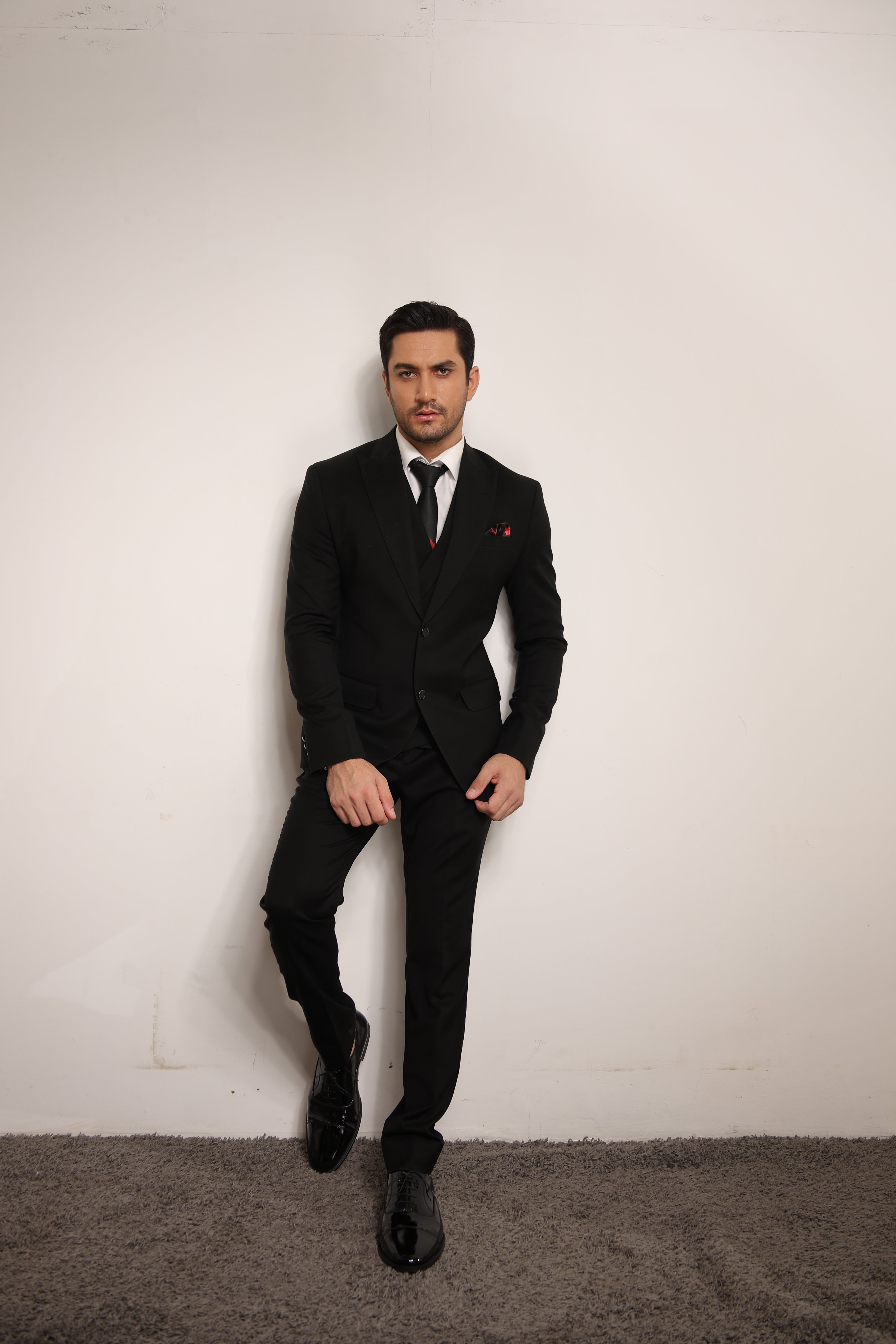 PREMIUM JET BLACK 3-PICES SUIT