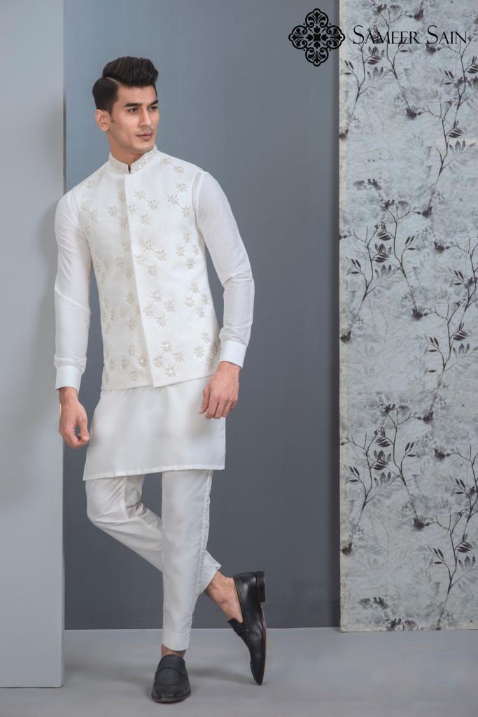 Front Hand Embellishment Waistcoat